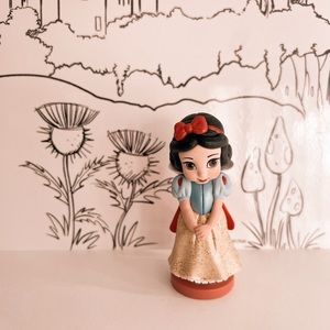 Disneyland Snow White Toy Figurine